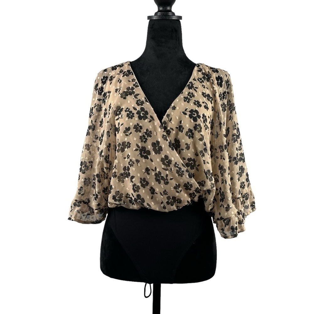 Peach Love Bell Sleeve Floral V Neck Bodysuit Size S